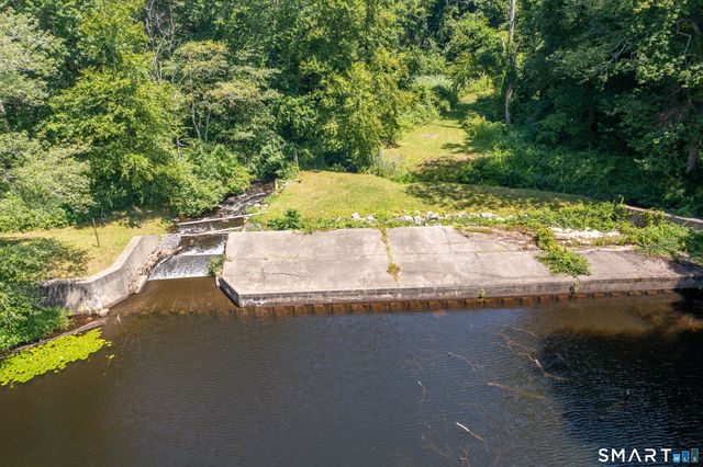 38 Pattagansett Drive, East Lyme, CT 06333
