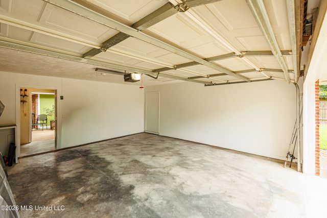 1480 Westbrook Road, Jackson, MS 39211