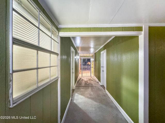 1480 Westbrook Road, Jackson, MS 39211