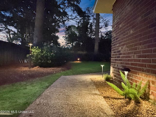 1480 Westbrook Road, Jackson, MS 39211