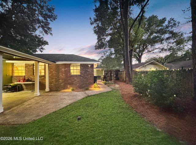 1480 Westbrook Road, Jackson, MS 39211