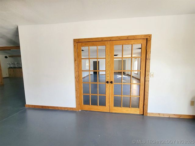 1390 N Legion Drive, Tahlequah, OK 74464