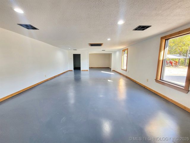 1390 N Legion Drive, Tahlequah, OK 74464