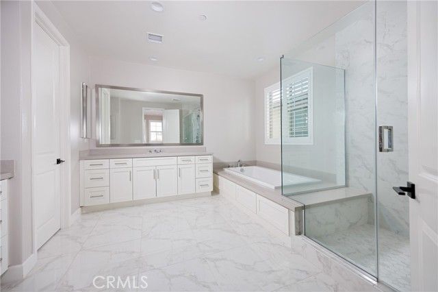 2017 Picasso, Santa Ana, CA 92704