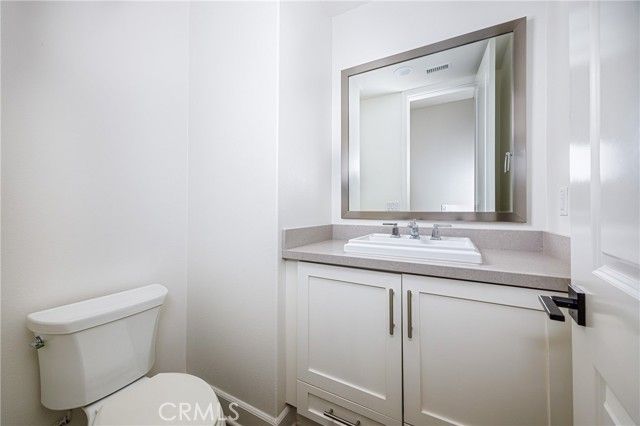 2017 Picasso, Santa Ana, CA 92704