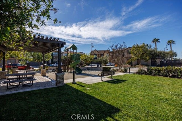 2017 Picasso, Santa Ana, CA 92704