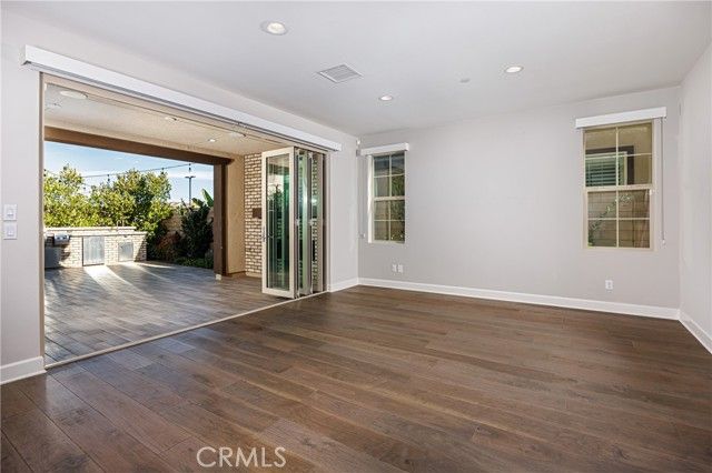 2017 Picasso, Santa Ana, CA 92704