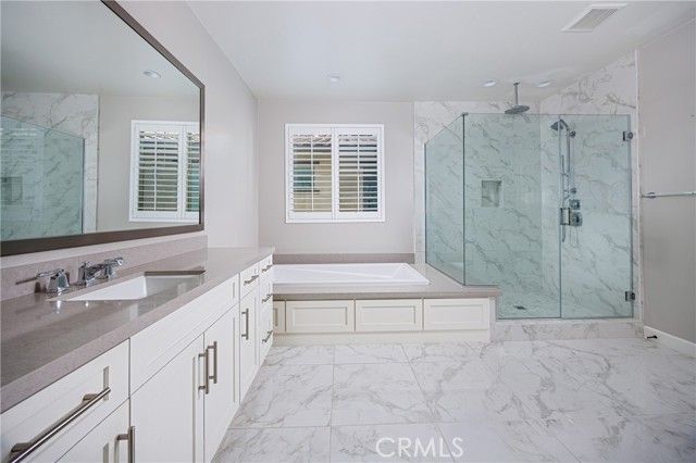 2017 Picasso, Santa Ana, CA 92704