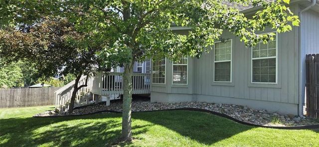 5130 SW Royal Tern Point, Lee's Summit, MO 64082