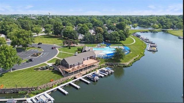 5130 SW Royal Tern Point, Lee's Summit, MO 64082