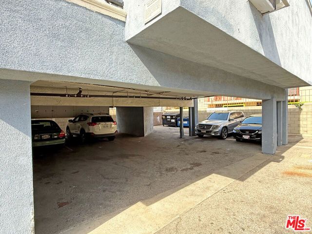 11275 Huston Street, North Hollywood (los Angeles), CA 91601