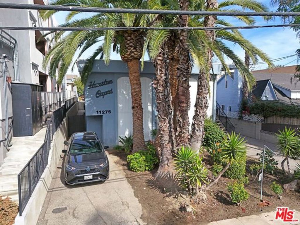 11275 Huston Street, North Hollywood (los Angeles), CA 91601