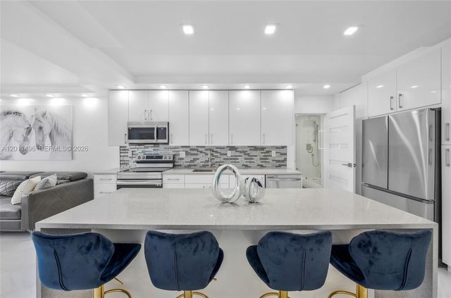 1985 S Ocean Dr 10B, Hallandale Beach, FL 33009