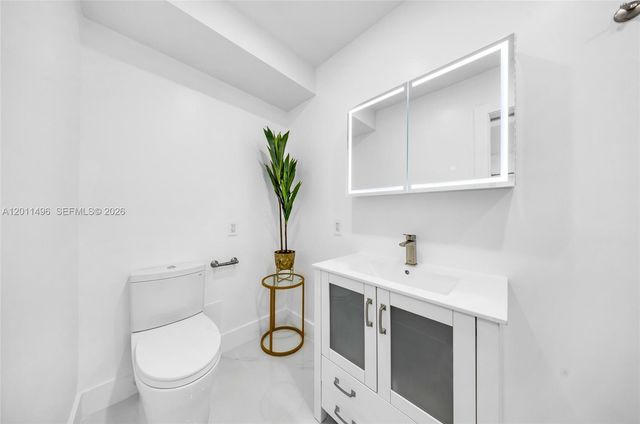 1985 S Ocean Dr 10B, Hallandale Beach, FL 33009