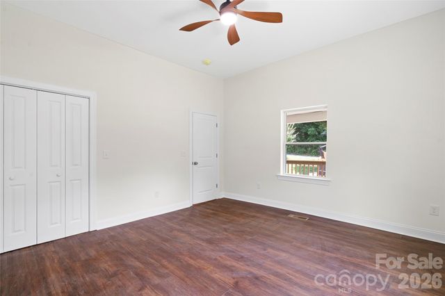 1820 N Hewitt Avenue, Newton, NC 28658