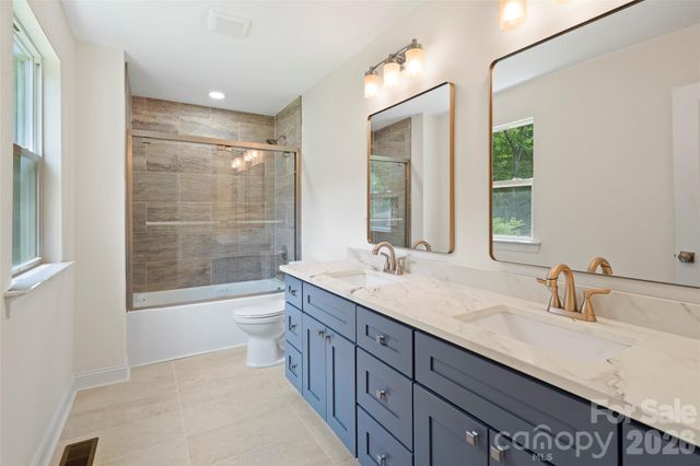 1820 N Hewitt Avenue, Newton, NC 28658