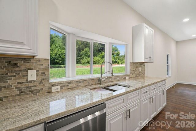 1820 N Hewitt Avenue, Newton, NC 28658