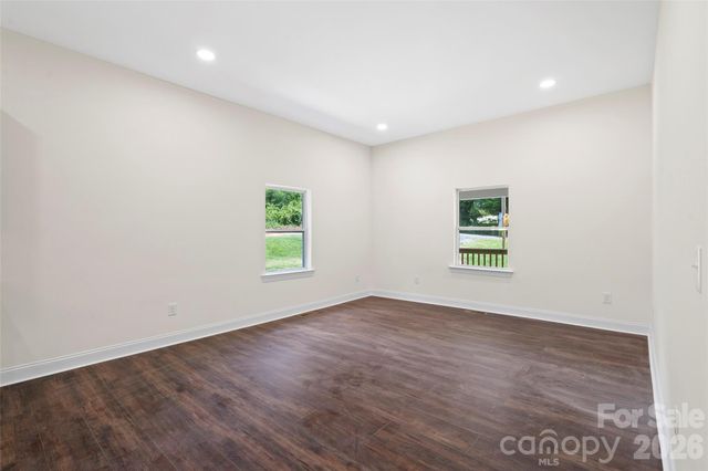 1820 N Hewitt Avenue, Newton, NC 28658