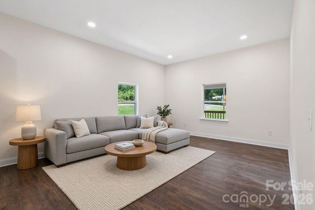 1820 N Hewitt Avenue, Newton, NC 28658