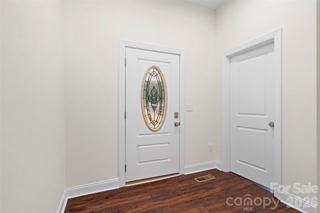 1820 N Hewitt Avenue, Newton, NC 28658