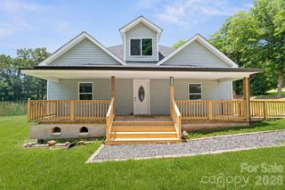 1820 N Hewitt Avenue, Newton, NC 28658