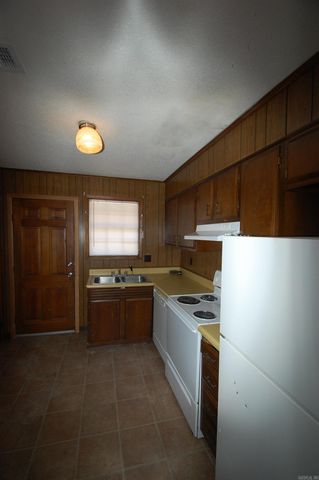 8205 E Woodview Drive, Sherwood, AR 72120