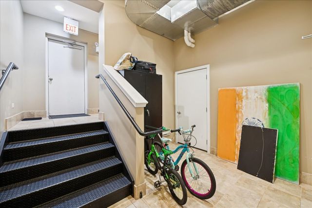 3827 N Southport Avenue, Chicago, IL 60613