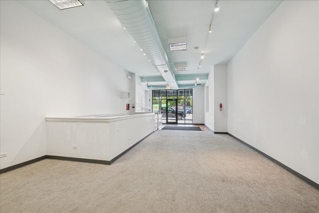 3827 N Southport Avenue, Chicago, IL 60613