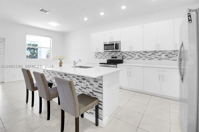 879 SE 26th Ter 1, Homestead, FL 33035