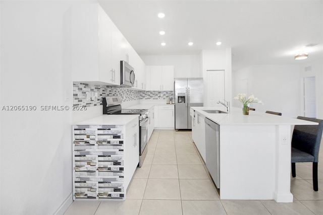 879 SE 26th Ter 1, Homestead, FL 33035