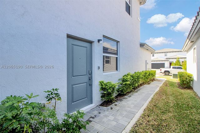 879 SE 26th Ter 1, Homestead, FL 33035