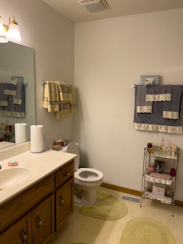 131 E 163rd Street 16A, South Holland, IL 60473