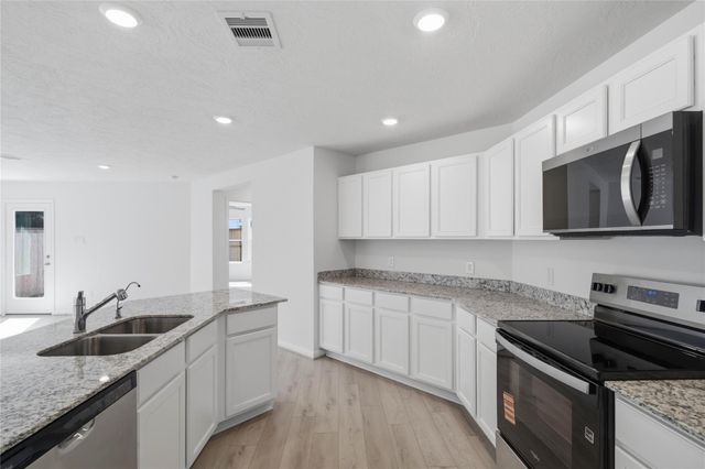 7215 Willow Meadow Lane, Beasley, TX 77417