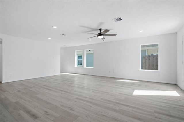 7215 Willow Meadow Lane, Beasley, TX 77417