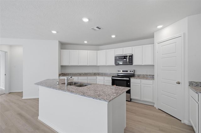 7215 Willow Meadow Lane, Beasley, TX 77417