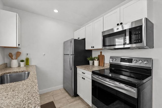 I4 Grandview Drive I, South Burlington, VT 05403