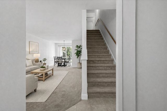 I4 Grandview Drive I, South Burlington, VT 05403