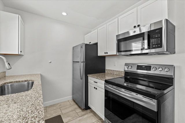 I4 Grandview Drive I, South Burlington, VT 05403