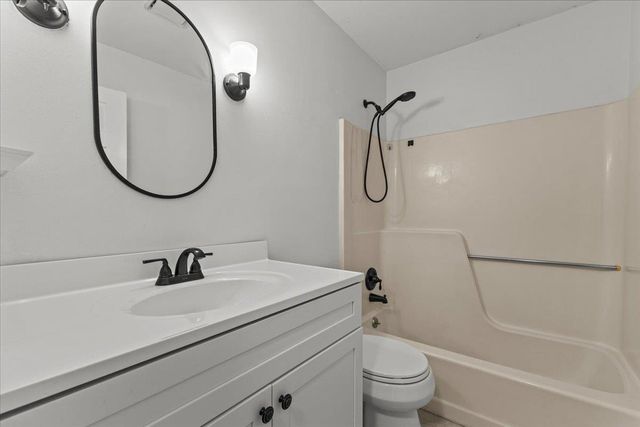 I4 Grandview Drive I, South Burlington, VT 05403