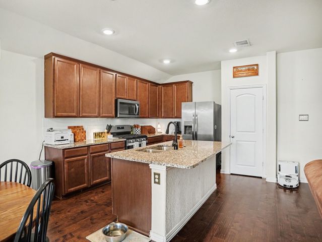2205 Kingfisher Street, Crandall, TX 75114