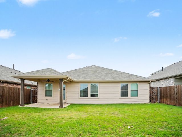 2205 Kingfisher Street, Crandall, TX 75114