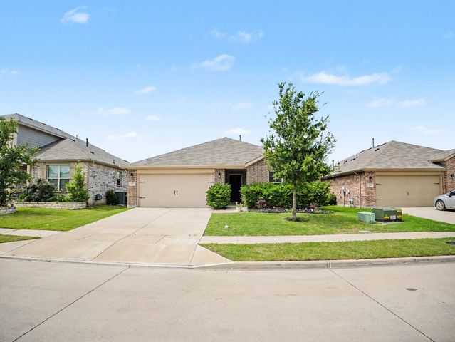 2205 Kingfisher Street, Crandall, TX 75114