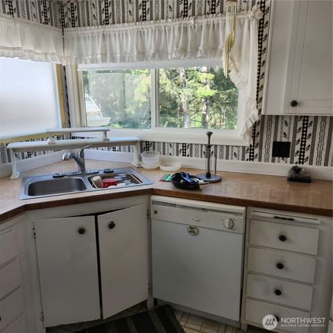 1191 NE Larson Boulevard, Belfair, WA 98528