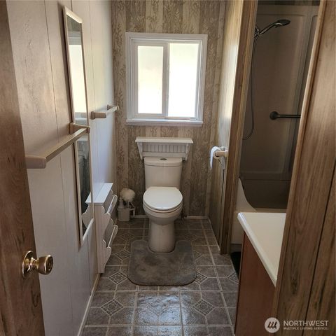 1191 NE Larson Boulevard, Belfair, WA 98528