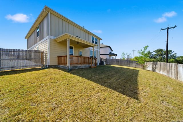 11131 HILLTOP BARN, San Antonio, TX 78254