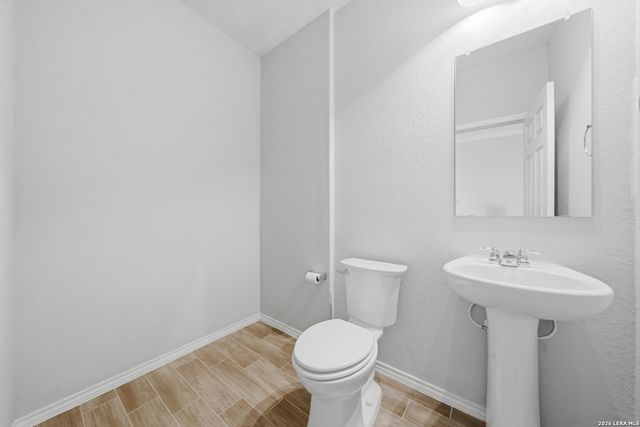 11131 HILLTOP BARN, San Antonio, TX 78254