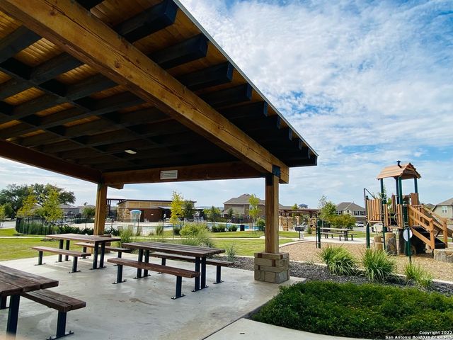 11131 HILLTOP BARN, San Antonio, TX 78254