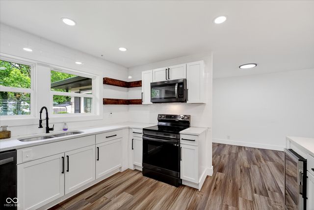 248 S 5th Avenue, Beech Grove, IN 46107