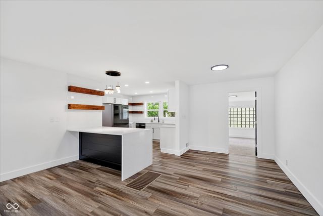 248 S 5th Avenue, Beech Grove, IN 46107
