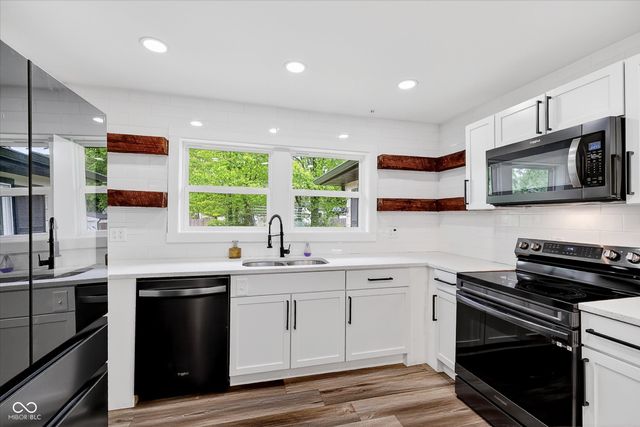 248 S 5th Avenue, Beech Grove, IN 46107